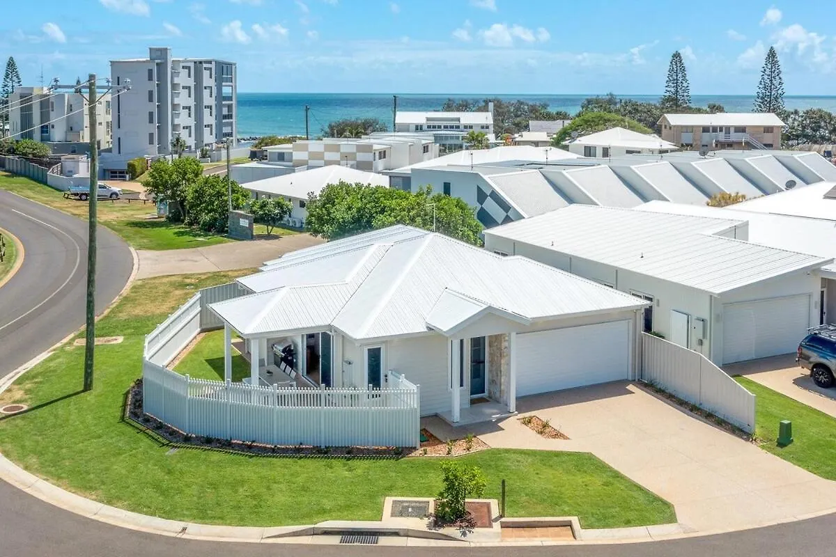 2Min Walk To Esplanade - Perfect Bargara Escape Villa Holiday home