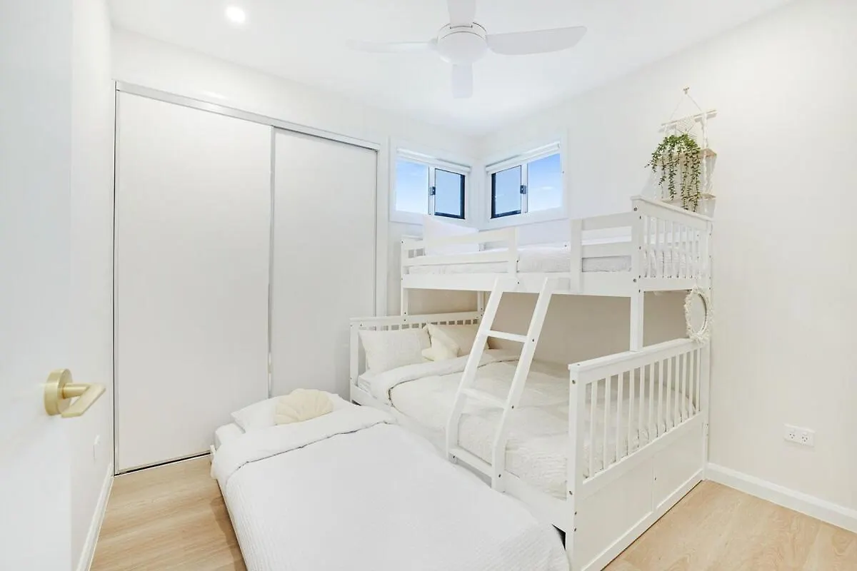 2Min Walk To Esplanade - Perfect Bargara Escape Villa 0*,  Australia