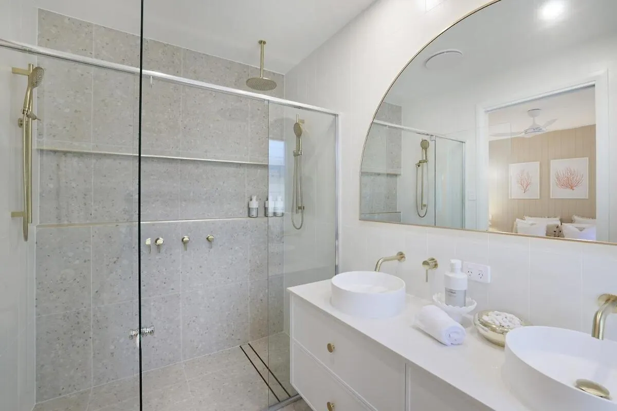 Holiday home 2Min Walk To Esplanade - Perfect Bargara Escape Villa