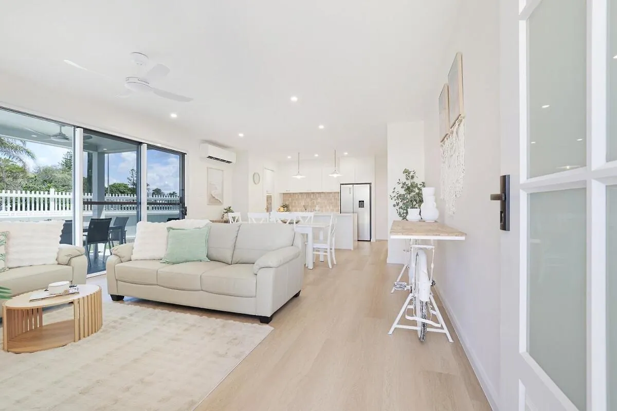 2Min Walk To Esplanade - Perfect Bargara Escape Villa