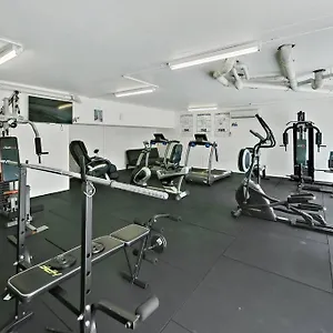 Ground Floor Oceanfront Apartment Apartment